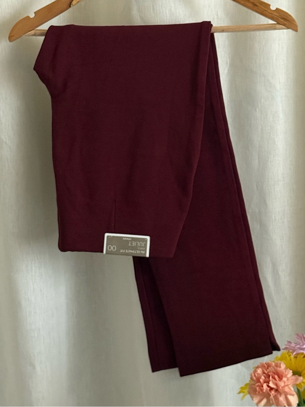 NWT Chico’s Juliet Ankle Pants 00 US 2 Burgundy Ultimate Fit Pull On So Slimming